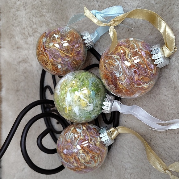 New, Set of 6 Glass Ornaments - Picture 2 of 3